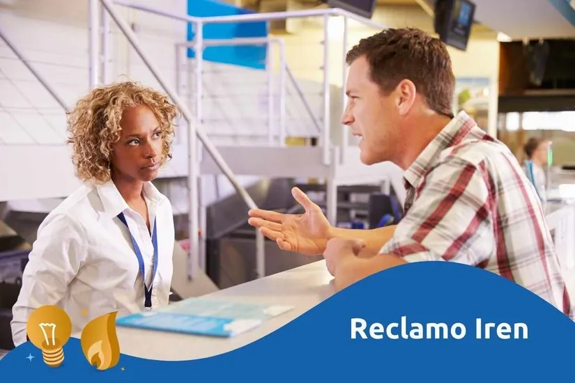 Cliente al telefono con il servizio clienti, davanti a una bolletta con cifra contestata: simbolo del reclamo Iren
