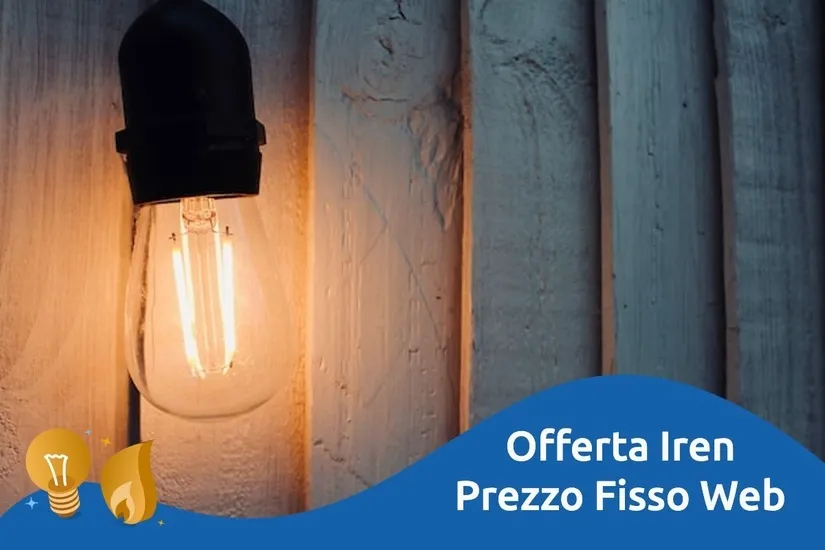 Famiglia davanti al computer mentre attiva online l'offerta Iren a prezzo bloccato per luce e gas